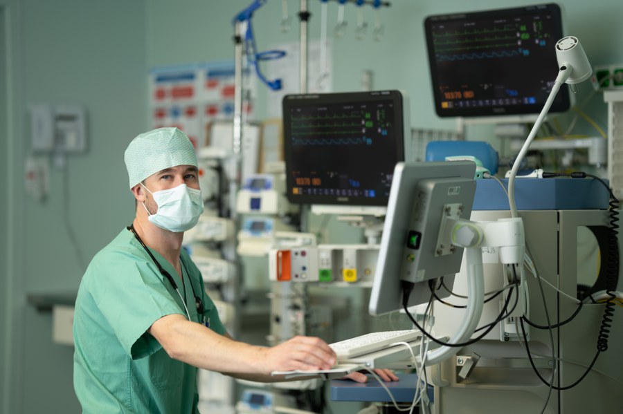 Jakob Wittenstein, MD, was the international coordinator and first author of the PROTHOR study. He is part of the Department of Anesthesiology and Intensive Care Medicine at the Carl Gustav Carus University Hospital in Dresden.