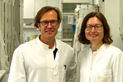 Dr. Thomas Pietschmann and Dr. Sibylle Haid in the lab.